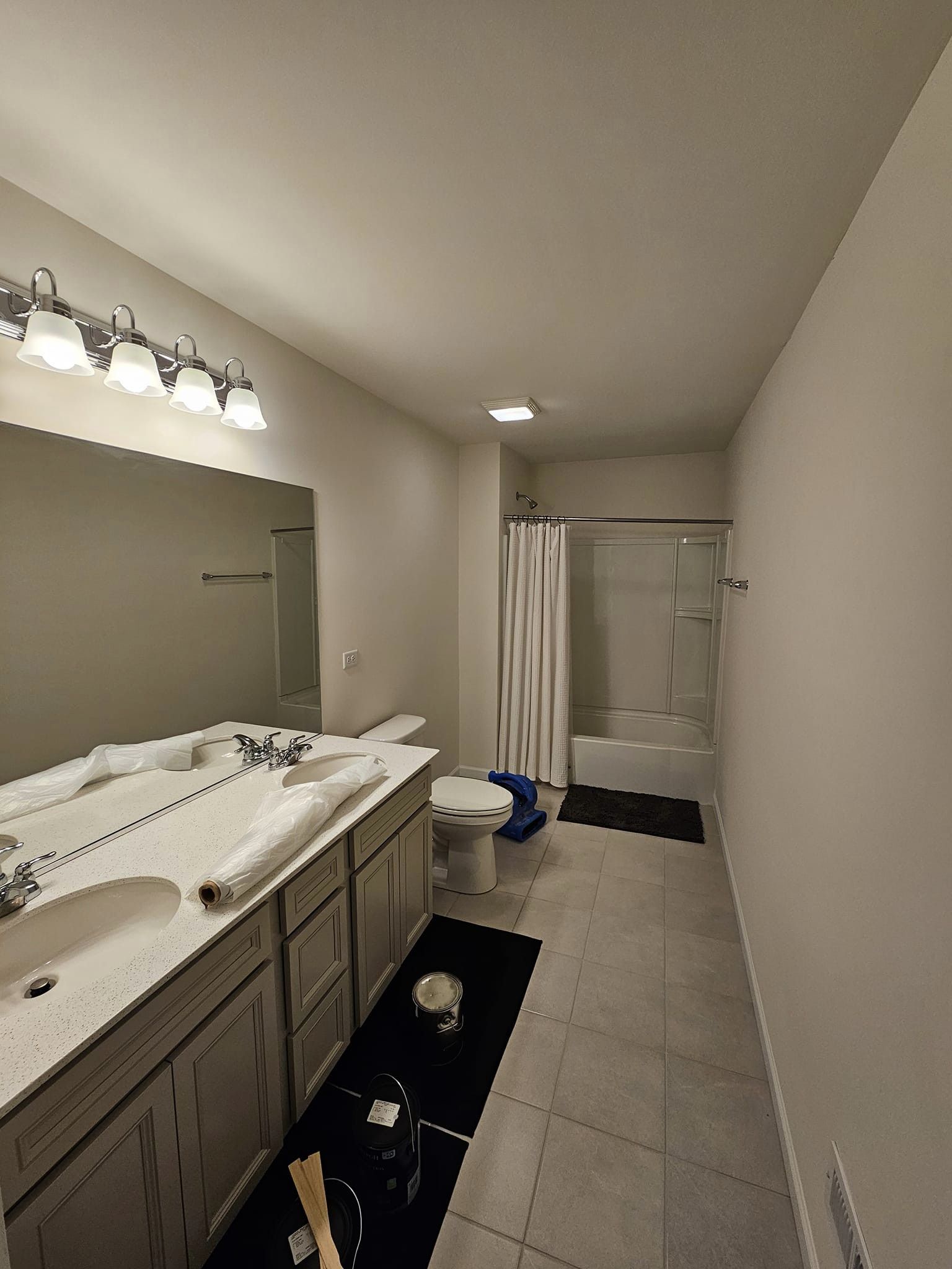 Large bathroom — after